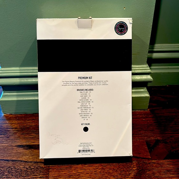 Sigma Premium Kit Professional Brush Collection by Sigma Beauty. - Picture 2 of 5